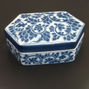 Ceramic Trinket box